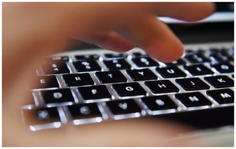 Ημερίδα με θέμα «Έφηβοι και Internet» διοργανώνει η Ένωση Γονέων