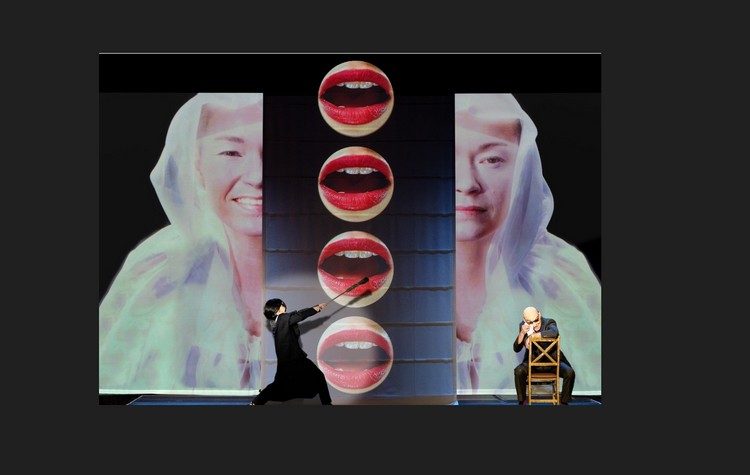 Το «God in 3 Persons» στο Θέατρο Παλλάς