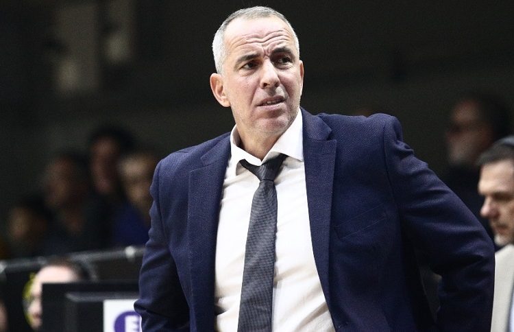 Η ήττα από το Λαύριο «τελείωσε» τον Γιώργο Λιμνιάτη από τον πάγκο του Αμαρουσίου