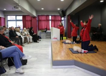 Νέα προσφορά απινιδωτή σε σχολείο