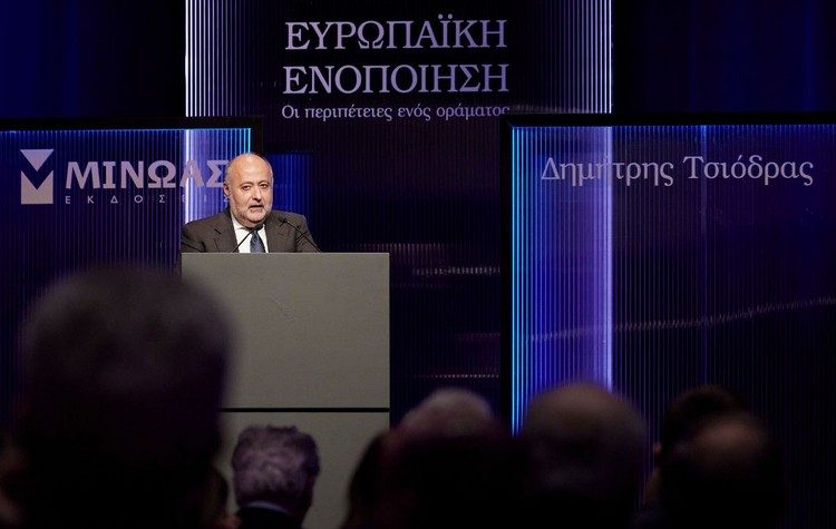 Με απόλυτη επιτυχία στέφθηκε η παρουσίαση του νέου βιβλίου του Δημήτρη Τσιόδρα