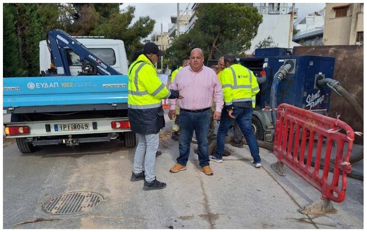 Άρχισε η αποκατάσταση βλαβών στο δίκτυο της ΕΥΔΑΠ στην οδό Ζωοδόχου Πηγής