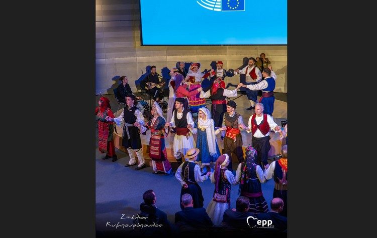 Ο Στέλιος Κυμπουρόπουλος έφερε την Ελλάδα στην καρδιά του Ευρωπαϊκού Κοινοβουλίου