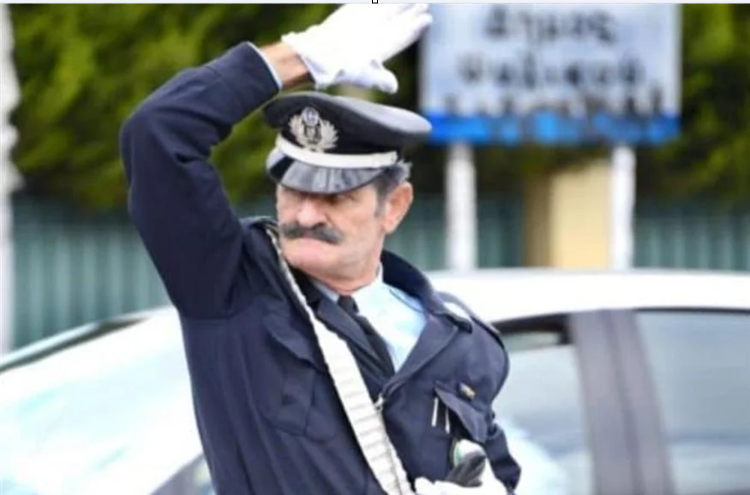 «Έφυγε» από τη ζωή ο εμβληματικός τροχονόμος Νίκος Κωτσάκης