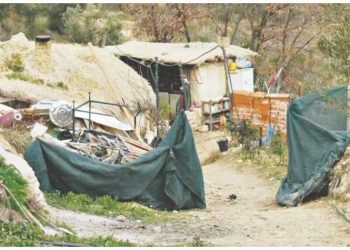 «Παλαιοχριστιανοί»: Τηλεργασία σε… κατακόμβη