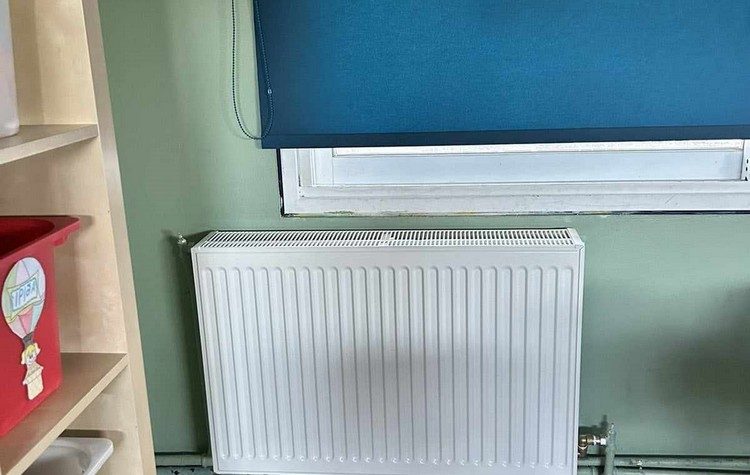 Νέα θερμαντικά σώματα τοποθετήθηκαν στο Κρυστάλλειο Δημοτικό Σχολείο