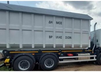 Νέο φορτηγό με ανυψωτικό μηχανισμό στο στόλο οχημάτων της Καθαριότητας