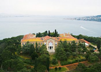 Επαναλειτουργία Θεολογικής Σχολής Χάλκης ΤΩΡΑ!