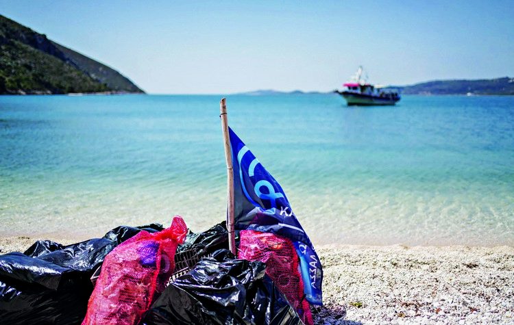 COSMOTE BLUE: Απομάκρυνση 34 τόνων πλαστικού από τη θάλασσα