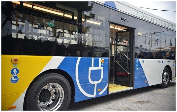 Έφτασαν στην Αθήνα τα πρώτα 140 ηλεκτρικά λεωφορεία