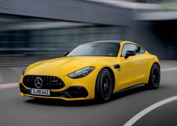 Η Mercedes-AMG GT 43 Coupe συναρπάζει με 421 ίππους