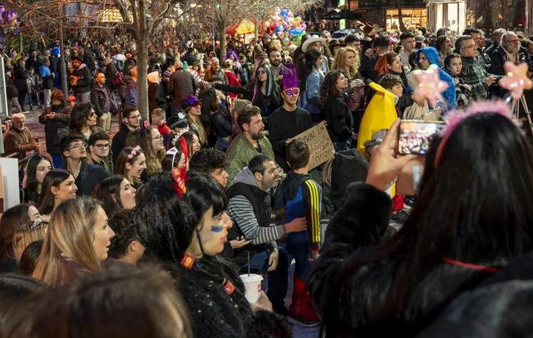 Eικόνα από το καρναβάλι του 2025 στην Αγ. Παρασκευή