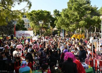 Κέφι και χορός στην αποκριάτικη εκδήλωση στο Νέο Ψυχικό