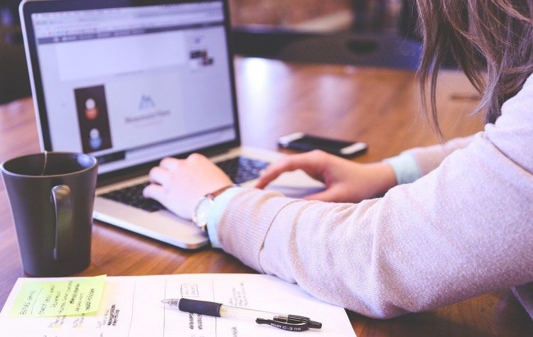 Σεμινάρια μέσω Δήμου για άνεργες μητέρες