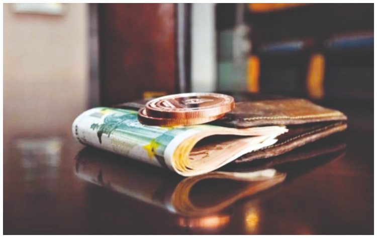 Yπουργικό Συμβούλιο: Αποφάσεις για κατώτατο μισθό