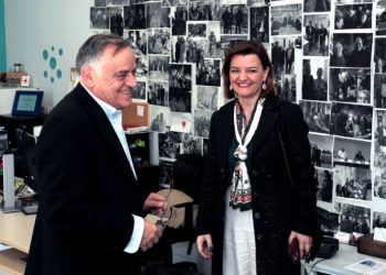 Kυβερνητική επίσκεψη στο παράρτημα Ρομά του Δήμου