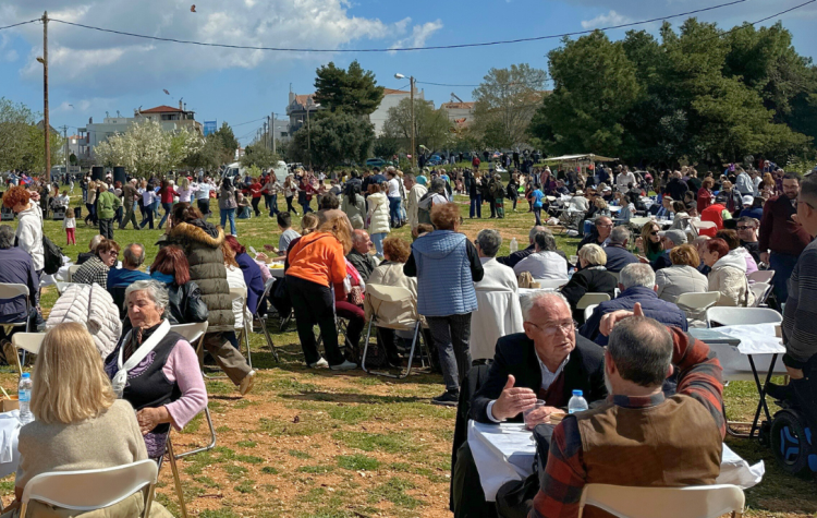 Καθαρά Δευτέρα με κέφι και κοσμοσυρροή στα Πευκάκια