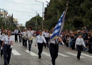 Στα γαλανόλευκα Χολαργός και Παπάγου για την Εθνική Επέτειο