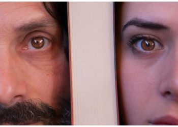 «Η ΑΓΑΠΗ ΕΙΝΑΙ ΕΝΑΣ ΣΚΥΛΟΣ ΑΠΟ ΤΗΝ ΚΟΛΑΣΗ», μια παράσταση που αποκαλύπτει αλήθειες και συγκινεί