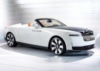 H νέα Rolls-Royce έχει ελληνικό όνομα και κοστίζει 30 εκατ. ευρώ