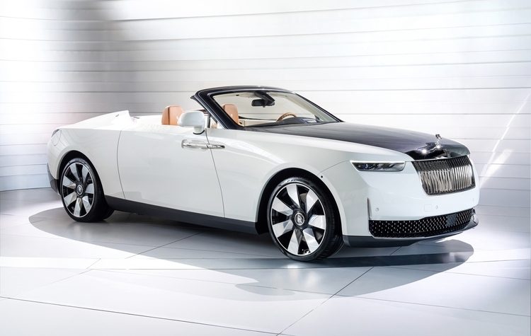 H νέα Rolls-Royce έχει ελληνικό όνομα και κοστίζει 30 εκατ. ευρώ