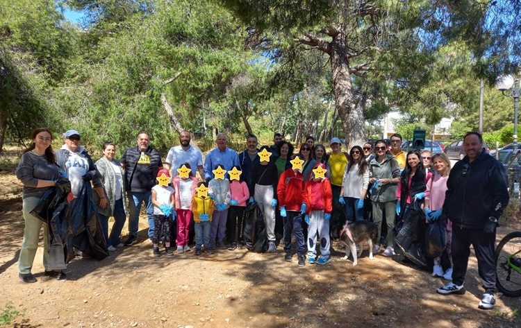 Μικροί και μεγάλοι καθάρισαν το δάσος Μορέλλα
