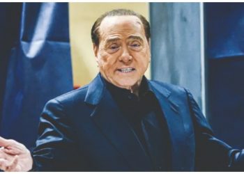 Σίλβιο Μπερλουσκόνι: Γίνεται… γραμματόσημο