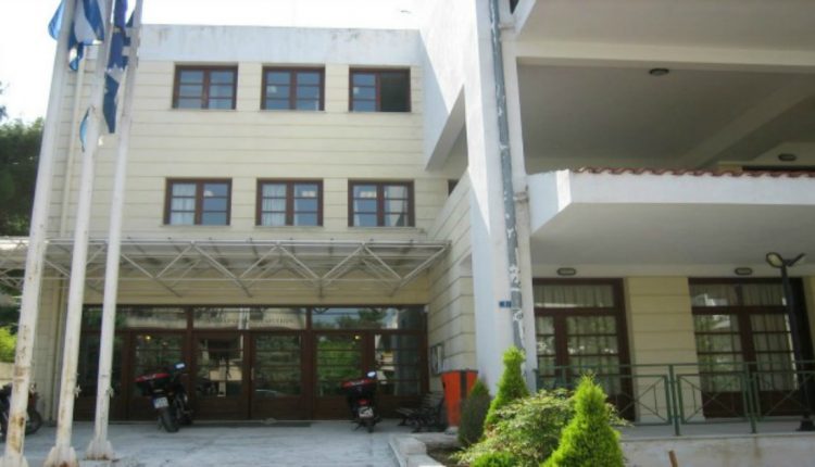 ΣΥΜΠΟΛΙΤΕΙΑ: «Απευθείας αναθέσεις σε ποιους και με ποια κριτήρια κα Κοσμοπούλου;»