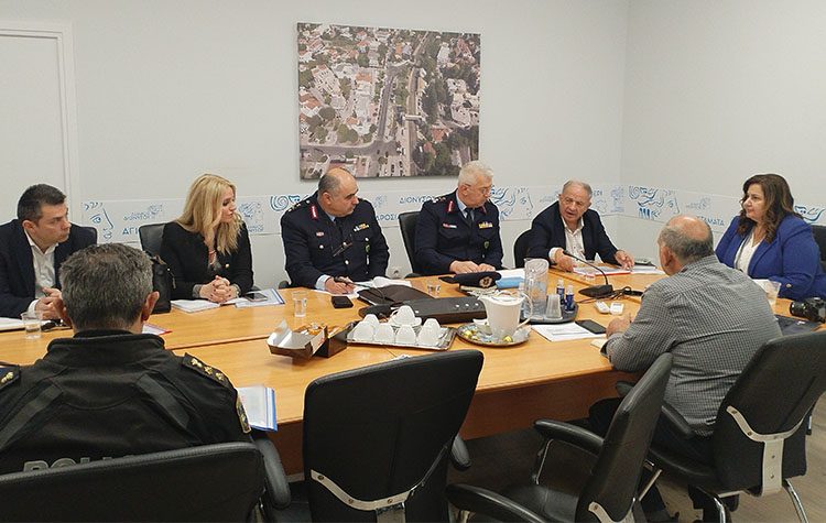 «Ενίσχυση των αστυνομικών τμημάτων, πεζές περιπολίες και έλεγχος»