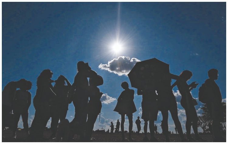 Έκλειψη ηλίου- ΗΠΑ: Χάνουν το… φως τους