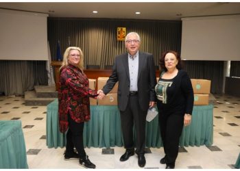 Εταιρική χορηγία τροφίμων σε Κοινωνικό Παντοπωλείο και Ενορίες του Αμαρουσίου