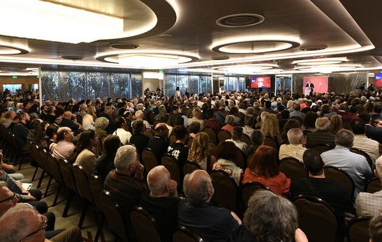 Οι υποψήφιοι ευρωβουλευτές του ΚΚΕ