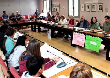 Δημοτικό Συμβούλιο: Μαθητές στα… έδρανα για την κλιματική αλλαγή