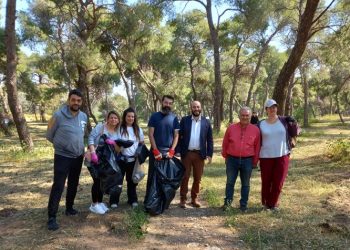 Πολίτες όλων των ηλικιών καθάρισαν εθελοντικά τα άλση Κάσδαγλη και Αργύρη
