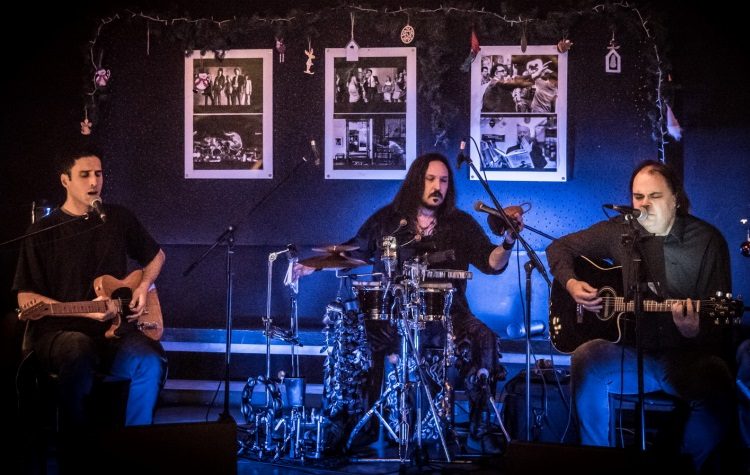 «Στέκι Αναξαγόρα»: Φέρνει τη «Stournari Street Band» στο Κοντόπευκο