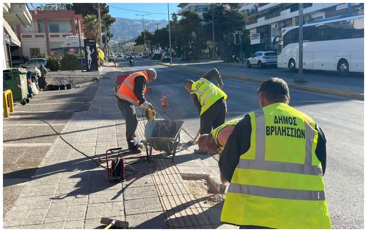 Nέα μεταλλικά κολωνάκια για αποτροπή της παράνομης στάθμευσης στη Λ. Πεντέλης