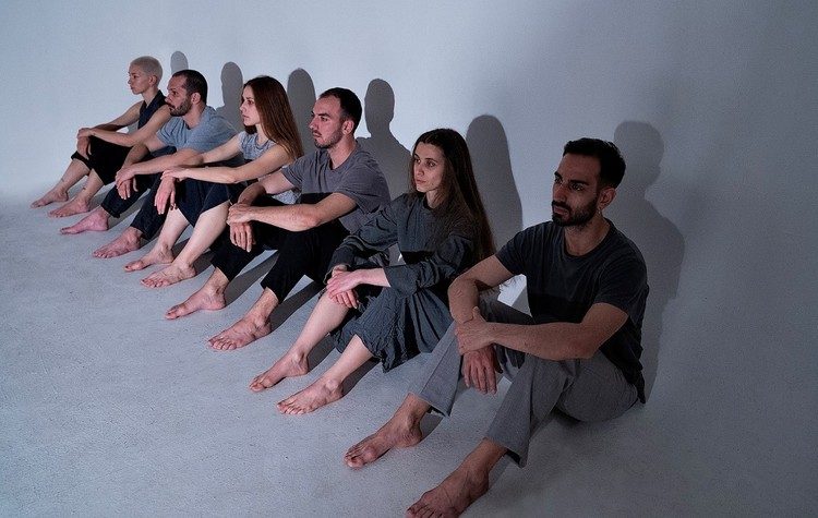 Η Ομάδα Χορευτές παρουσιάζει το GRAVITY από 16 – 22 Μαΐου στο Θέατρο Τόπος Αλλού