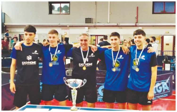 ΑΘΗΝΑ ΜΑΓΚΟΥΦΑΝΑΣ - ΠΙΝΓΚ ΠΟΝΓΚ: Κατέκτησε το πρωτάθλημα στους εφήβους