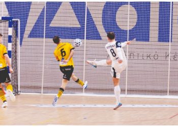 ΑΣΕ ΔΟΥΚΑ - ΠΟΔΟΣΦΑΙΡΟ ΣΑΛΑΣ: Με την «πλάτη στον τοίχο»