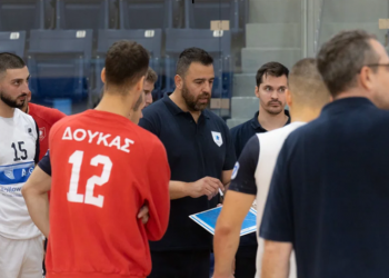 ΑΣΕ Δούκα χάντμπολ: Στον πάγκο των «μπλε» για ακόμη 2 χρόνια ο Γιώργος Χαλκίδης