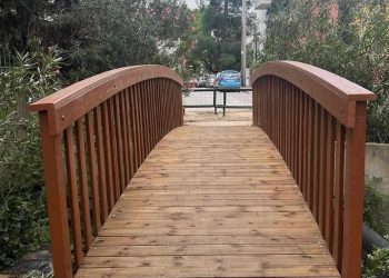 Ανακατασκευάστηκαν οι δυο πεζογέφυρες στην Αγία Μαρίνα Μελισσίων