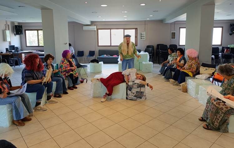 Η θεατρική ομάδα των ΚΑΠΗ ξανά στο σανίδι