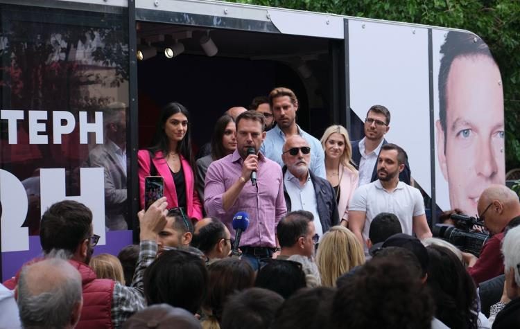 Προεκλογική περιοδεία του Στ. Κασσελάκη στα βόρεια προάστια