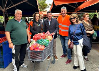 Τρόφιμα 1,5 τόνου για ευπαθείς ομάδες της πόλης