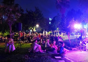 Επιστρέφουν οι μουσικές παρέες στην πλατεία