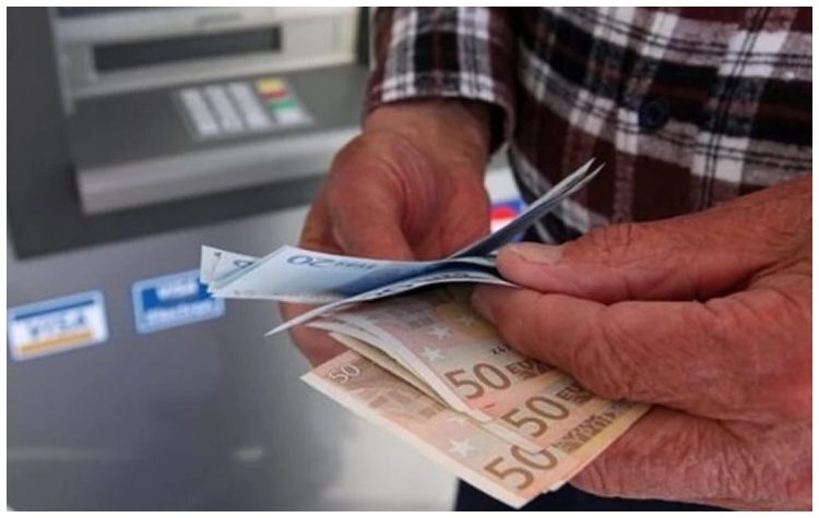 Συντάξεις Ιουνίου: Πότε θα μπουν τα λεφτά στους λογαριασμούς