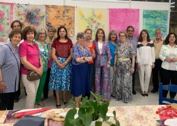 Με επιτυχία έγινε η 1η έκθεση Μπατίκ στον Ιωνικό Σύνδεσμο