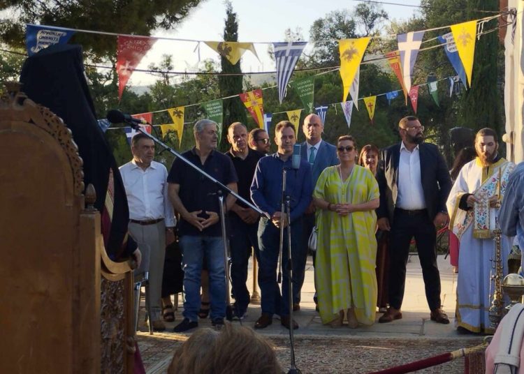 Με λαμπρότητα πραγματοποιήθηκε ο εορτασμός της Αγίας Τριάδας