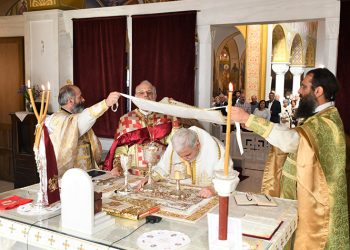 Άγιος Στέφανος: Συγκίνηση στην Αρχιερατική Θεία Λειτουργία για τα 100 χρόνια της πόλης