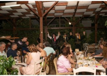 Καλοκαιρινή συνάντηση της Ένωσης Πελοποννησίων Αμαρουσίου  παρόντος του δημάρχου